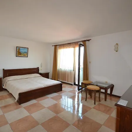 Hotel семеен море