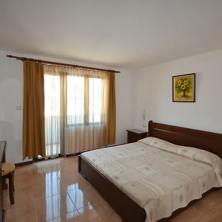 Hotel семеен море 3*