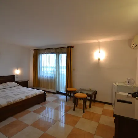 Hotel семеен море 3*