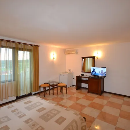 семеен море Hotel