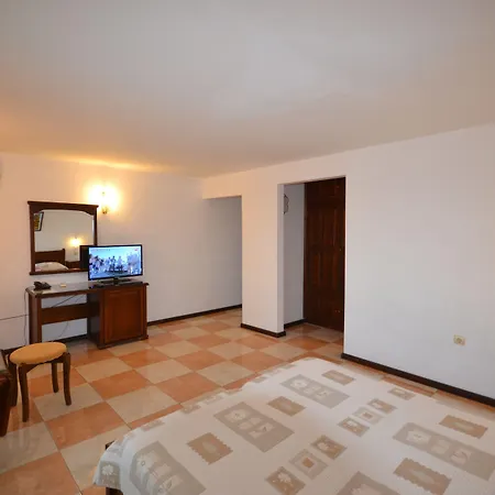 Hotel семеен море 3*