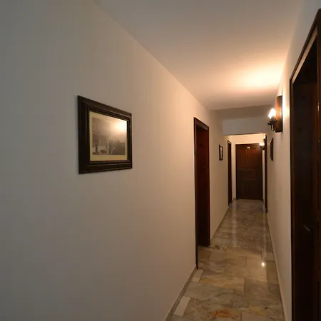 Hotel семеен море