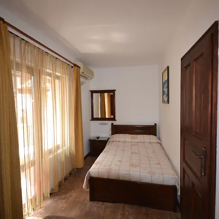 Hotel семеен море 3*